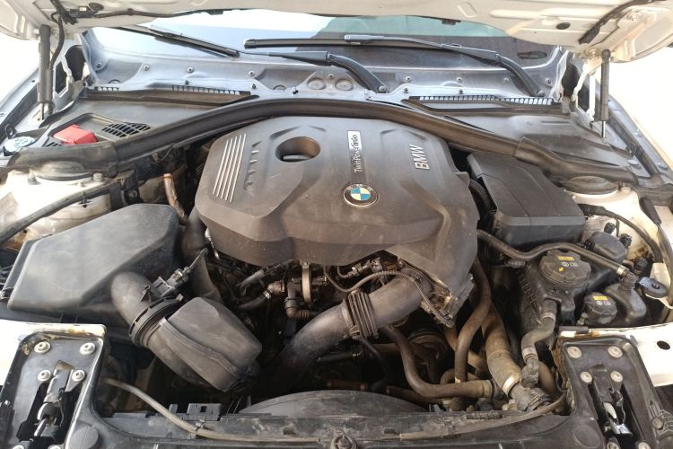 宝马3系 2017款 320Li 时尚型机舱底盘24