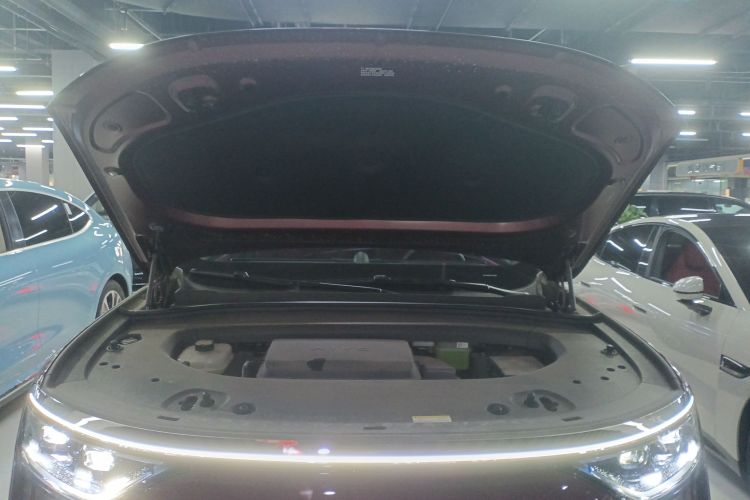 鸿蒙智行 问界M8 2025款 增程 Ultra版 53.4kWh 5座版局部细节24