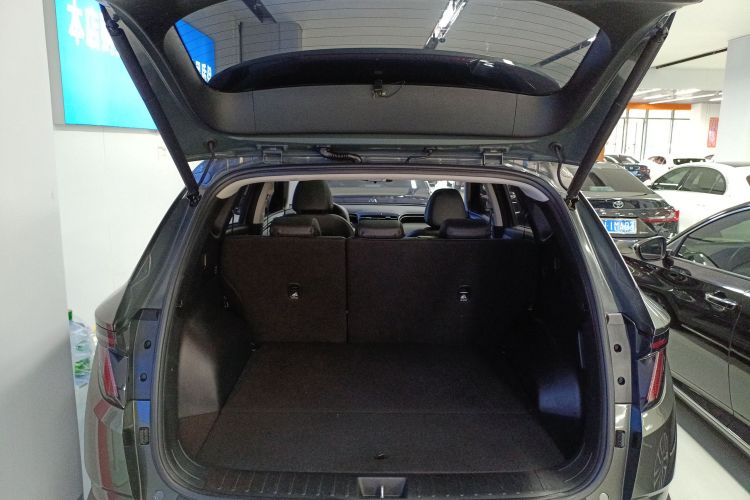 现代 2023款 途胜L 1.5T 自动两驱DLX豪华版机舱底盘23