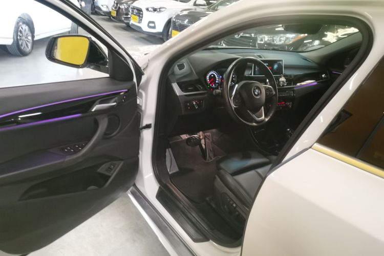宝马X2(进口) 2019款 sDrive25i 领先型M越野套装 国VI中控内饰20