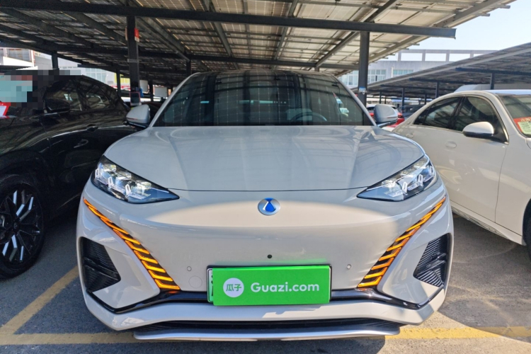 腾势N7 2023款 长续航性能版车身外观2