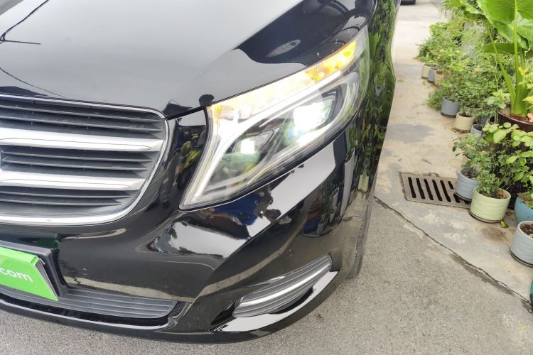 奔驰V级 2018款 V 260 L 尊贵加长版 国VI局部细节36