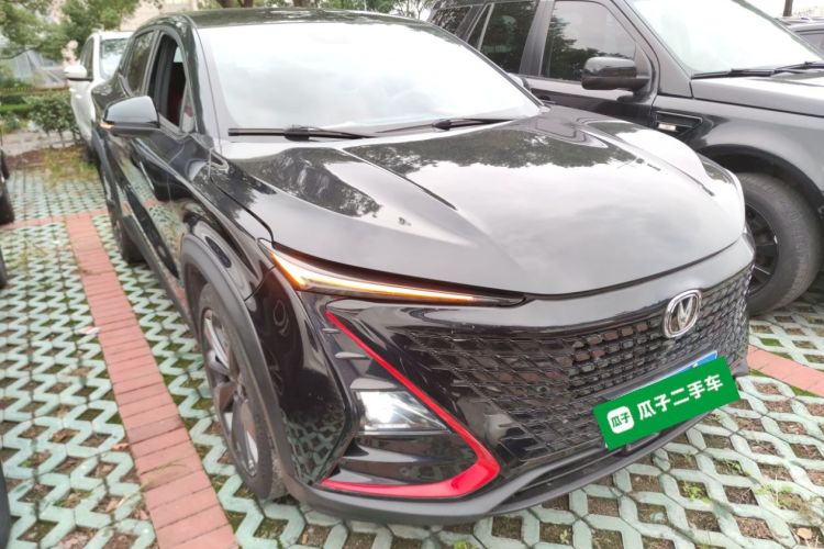 长安UNI-T 2020款 1.5T 尊贵型车身外观3