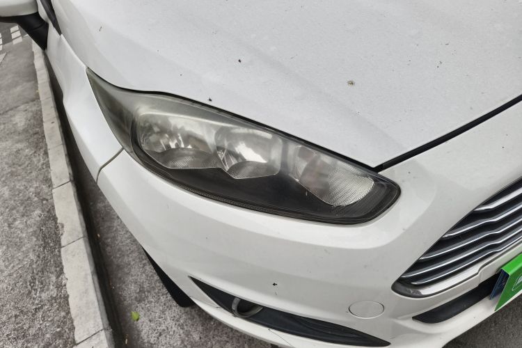 福特 嘉年华 2013款 两厢 1.5L 自动时尚型车身外观8