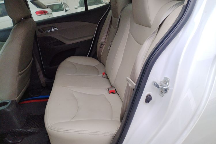 雪佛兰 2015款 赛欧3 1.5L AMT幸福天窗版中控内饰21