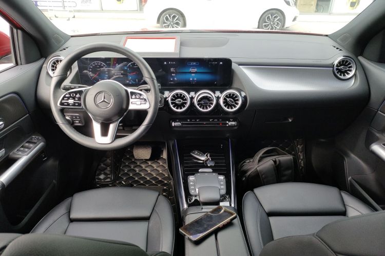 奔驰GLA 2020款 GLA 200中控内饰12