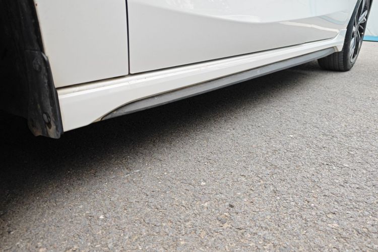 领克03 2023款 1.5TD DCT劲Pro机舱底盘30