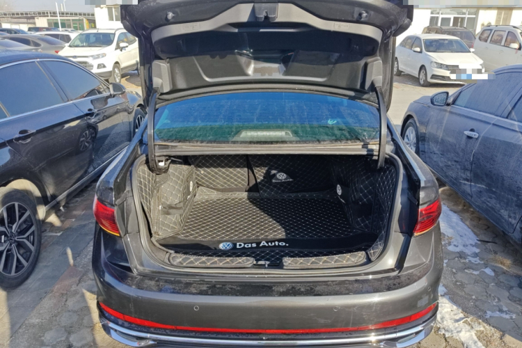 大众 速腾 2023款 300TSI DSG超越版机舱底盘23