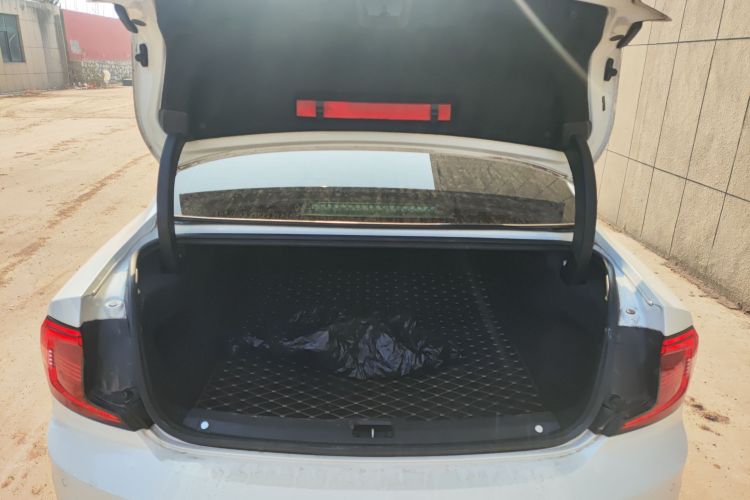 沃尔沃S90 2021款 B5 智远豪华版机舱底盘23