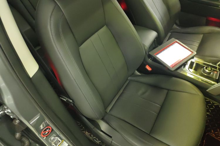 路虎 发现神行 2018款 240PS SE版局部细节41