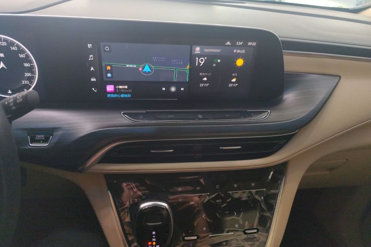 别克GL8 2022款 ES陆尊 653T 旗舰型中控内饰16