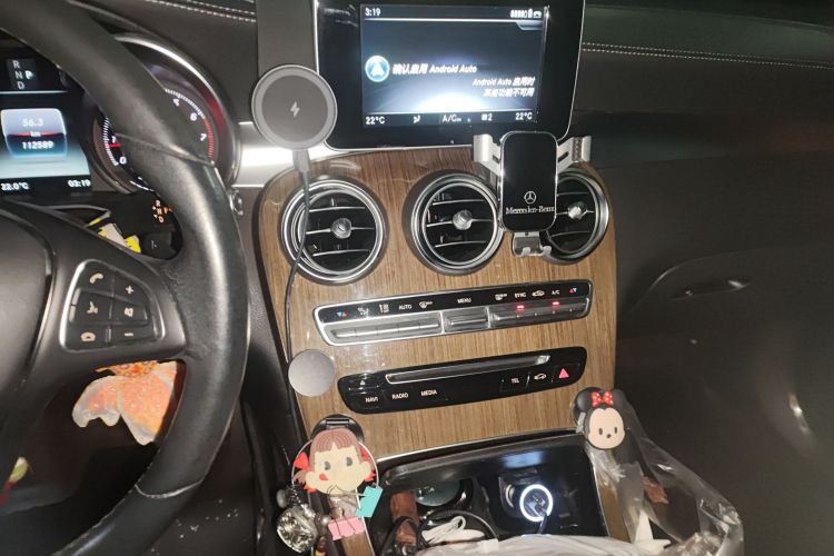 奔驰GLC轿跑 2018款 GLC 260 4MATIC 轿跑SUV中控内饰16