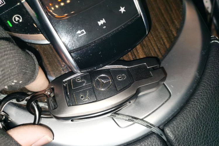 奔驰GLC 2018款 改款 GLC 260 4MATIC 动感型中控内饰11