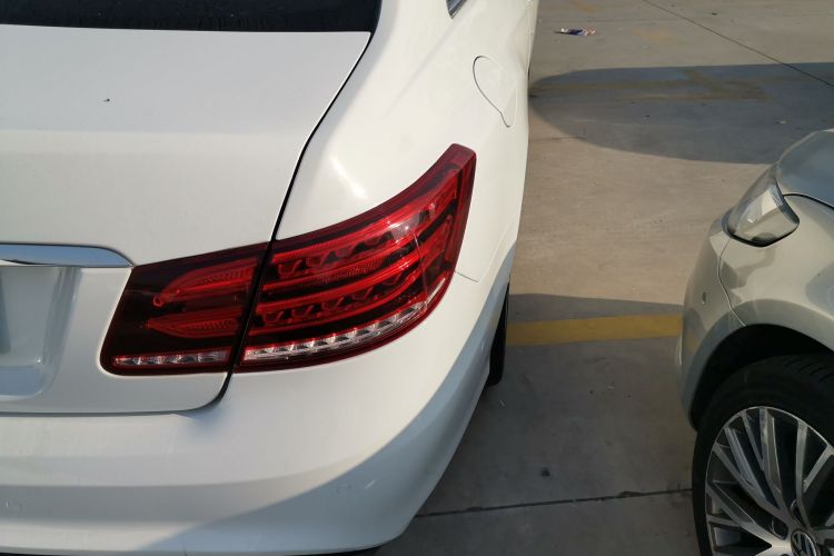 奔驰E级(进口) 2014款 E 200 轿跑版车身外观9