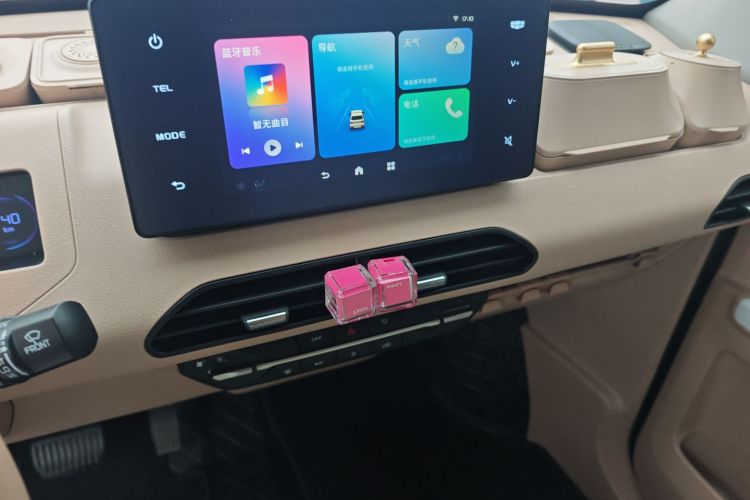 吉利银河 2023款 熊猫mini 200km 耐力熊中控内饰16