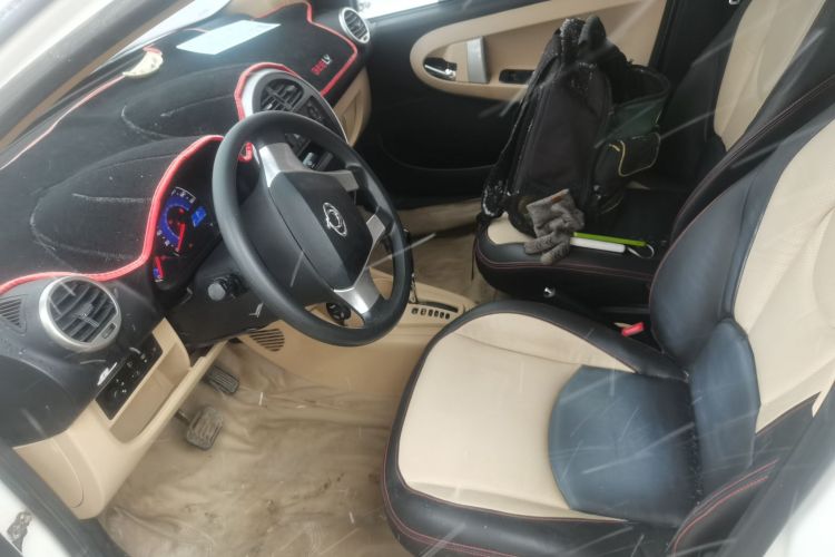 吉利汽车 熊猫经典 2014款 CROSS 1.5L 自动精英型中控内饰19