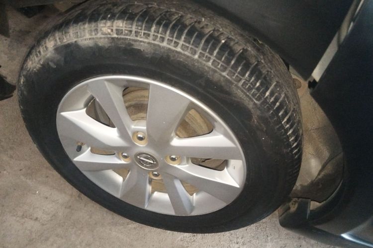 日产 骊威 2013款 劲锐 1.6XL CVT舒适版车身外观6008