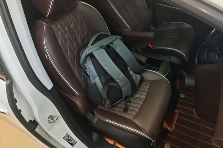 别克GL8 2021款 陆上公务舱 652T 豪华型局部细节41