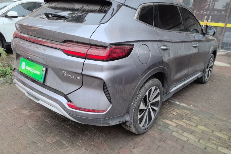 比亚迪 宋PLUS新能源 2023款 冠军版 DM-i 110KM 旗舰型车身外观7