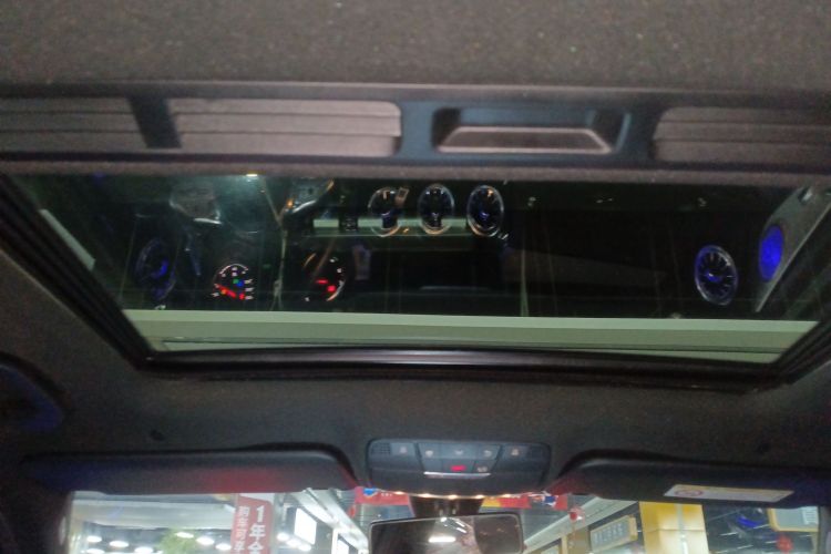 奔驰C级 2019款 C 260 运动版局部细节22