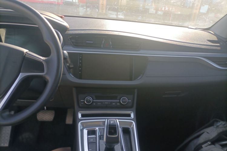 吉利汽车 帝豪新能源 2017款 1.5L PHEV 进取型中控内饰16