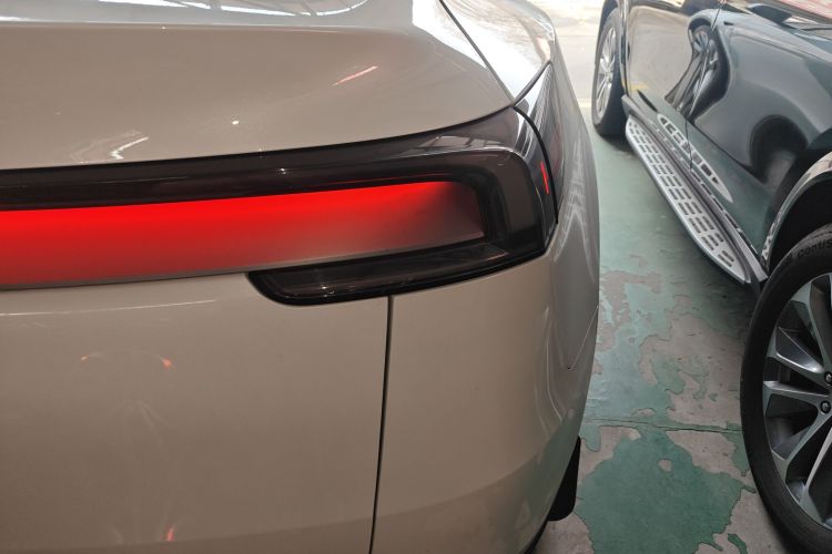 特斯拉 Model Y 2025款 后轮驱动版车身外观6006