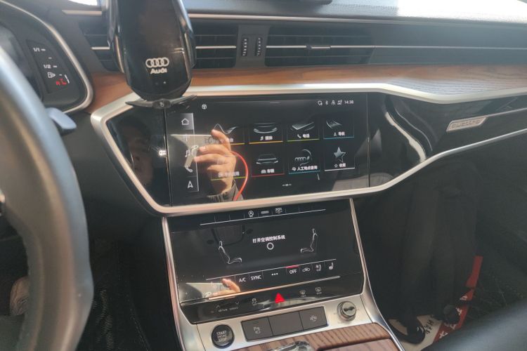 奥迪A6L 2021款 40 TFSI 豪华致雅型中控内饰16