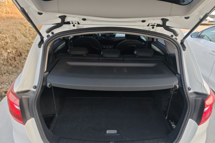 宝马2系旅行车(进口) 2015款 218i 领先型机舱底盘23