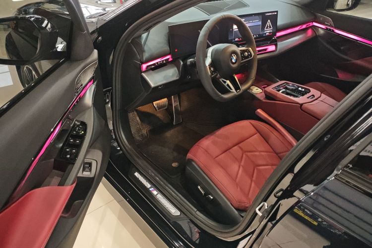 宝马5系 2026款 530Li 领先型 M运动套装中控内饰7003