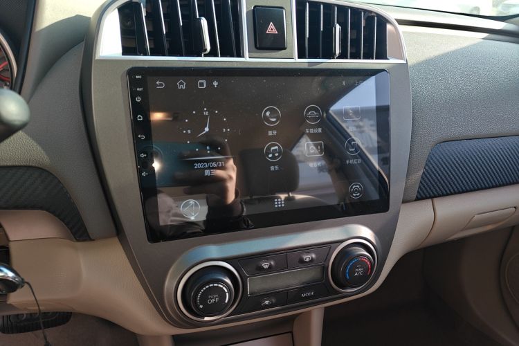 日产 轩逸 2012款 经典 1.6XE 自动舒适版中控内饰16