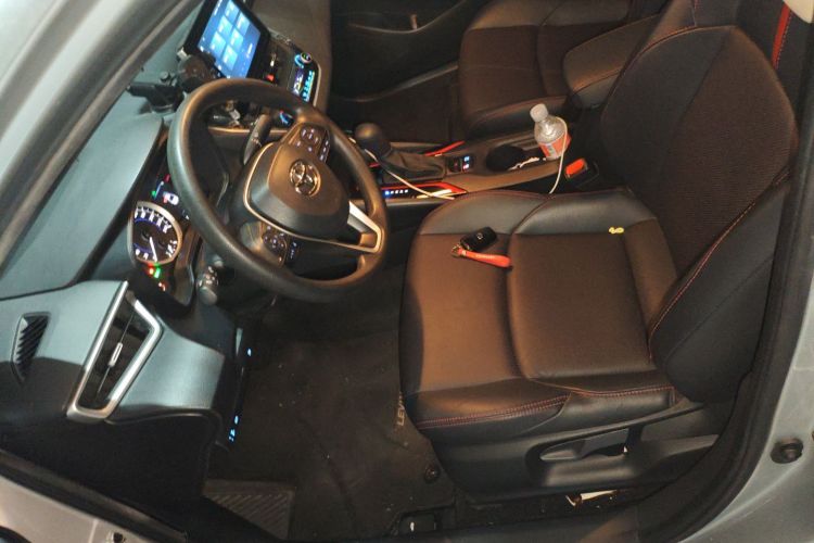 丰田 雷凌 2021款 双擎 1.8H E-CVT运动版中控内饰19