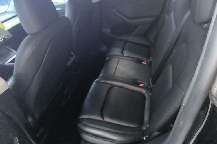 特斯拉 Model Y 2022款 改款 长续航全轮驱动版中控内饰21