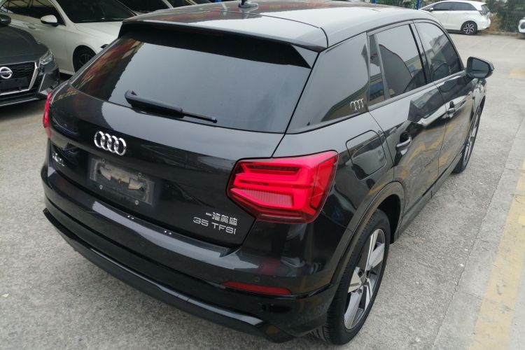 奥迪Q2L 2021款 35 TFSI 时尚动感型车身外观7