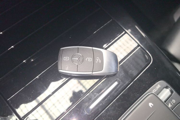 奔驰A级 2020款 改款 A 180 L 运动轿车特殊配置中控内饰11