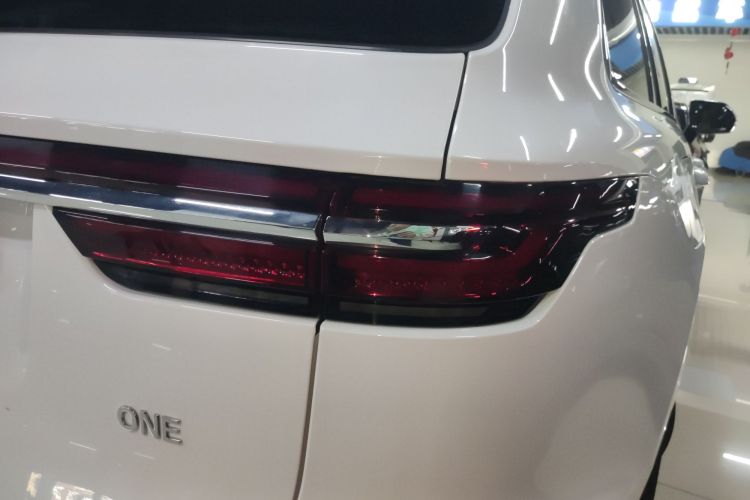 理想汽车 理想ONE 2020款 增程6座版车身外观9