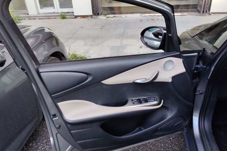 比亚迪 海豚 2023款 420km 时尚版中控内饰47