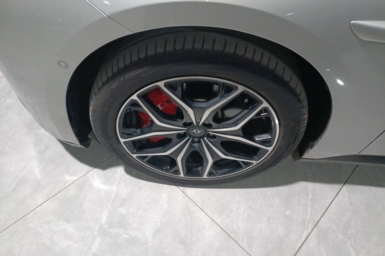 东风奕派 eπ007 2025款 纯电 565四驱Max领航版车身外观6007