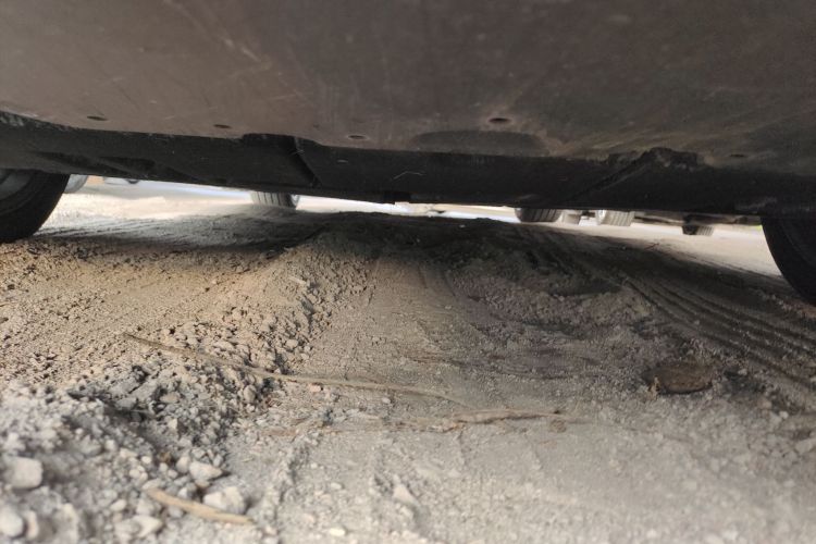 丰田 雷凌 2021款 双擎 1.8H E-CVT运动版局部细节9008