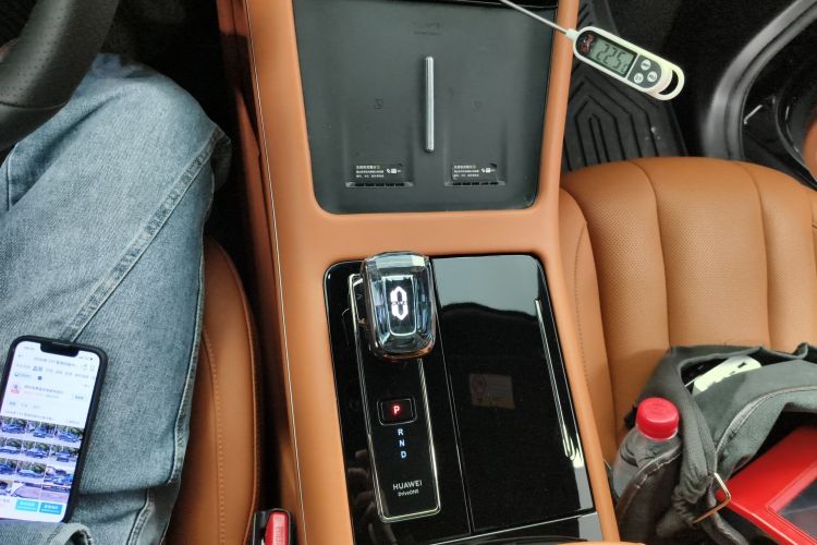 鸿蒙智行 问界M7 2024款 1.5T 智驾四驱Pro版 6座中控内饰18