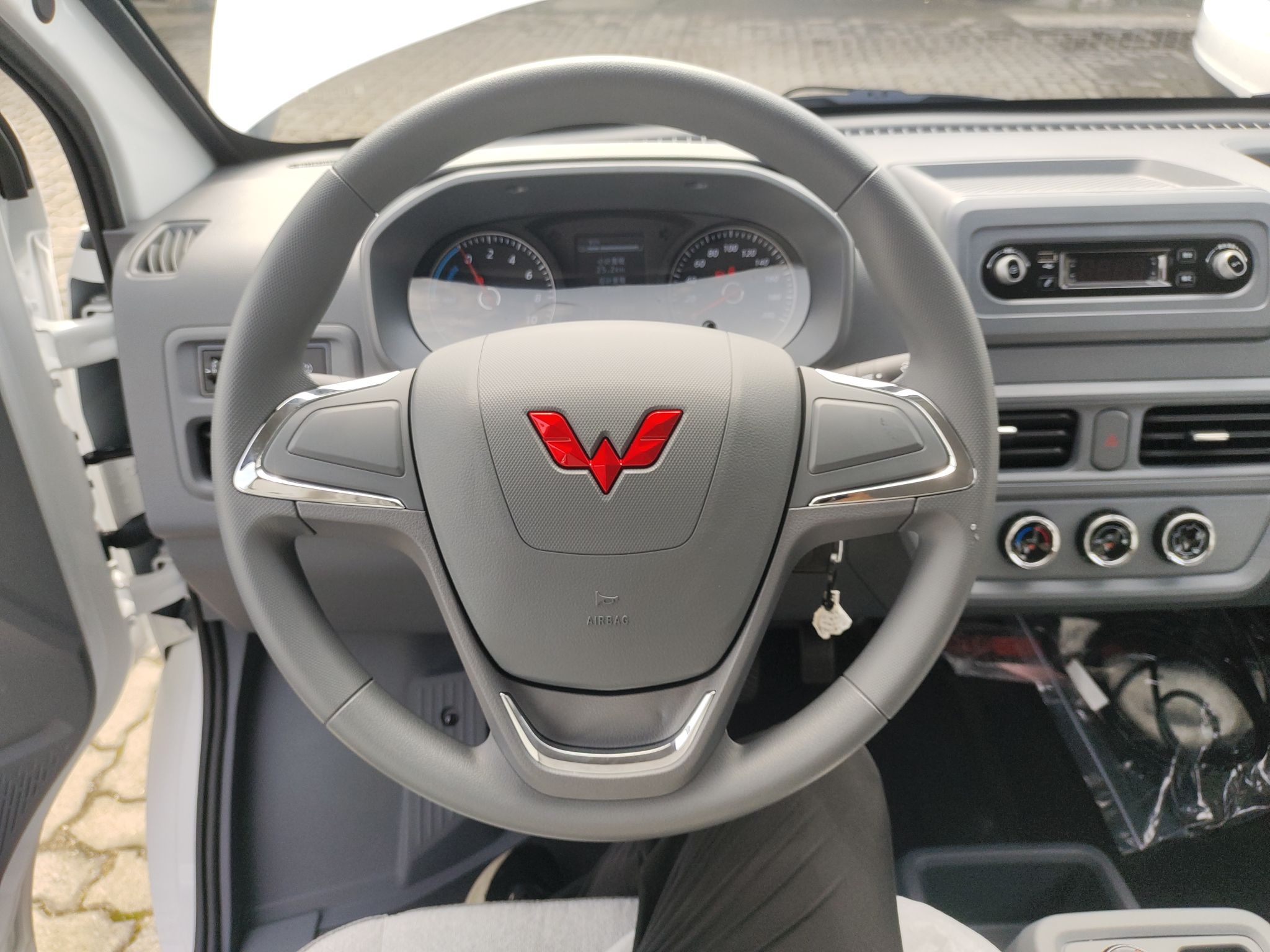 五菱汽车 五菱扬光 2024款 300KM 舒适型客车版 75kW