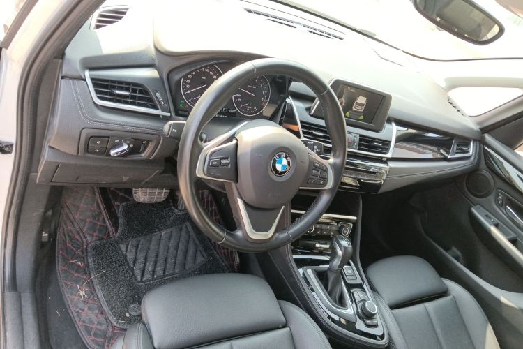 宝马2系旅行车 2016款 218i 运动设计套装中控内饰12