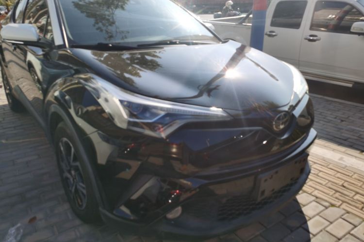 丰田C-HR 2018款 2.0L 旗舰版 国V车身外观3