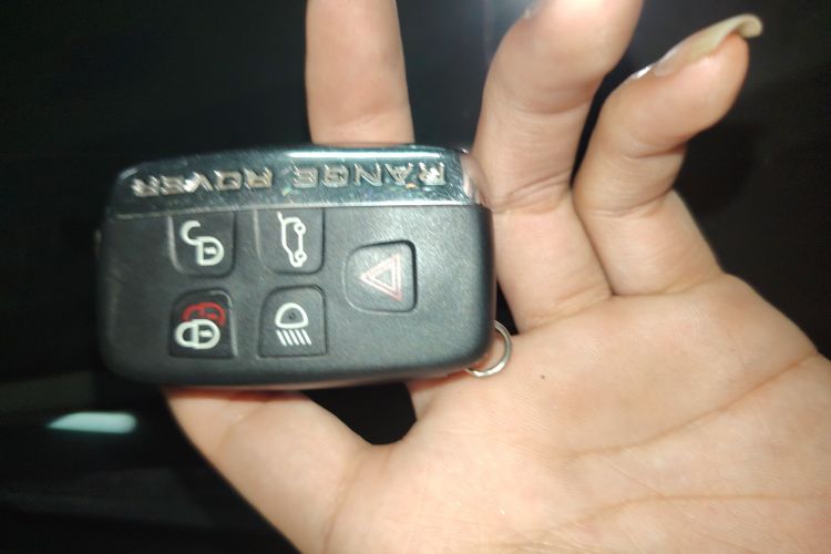 路虎 揽胜极光 2015款 2.0T 五门智耀版中控内饰7001