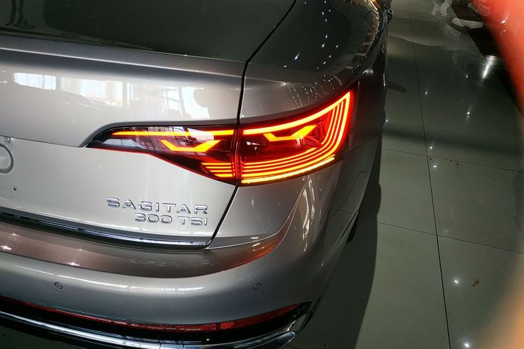 大众 速腾 2023款 300TSI DSG卓越版车身外观9
