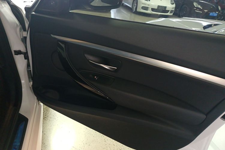 宝马3系GT 2019款 320i M运动套装中控内饰7005