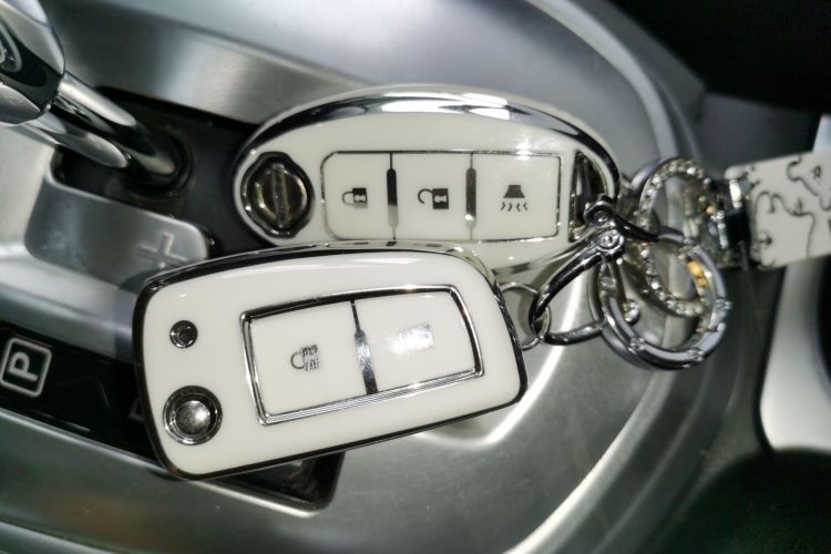 日产 逍客 2016款 2.0L CVT精英版中控内饰11