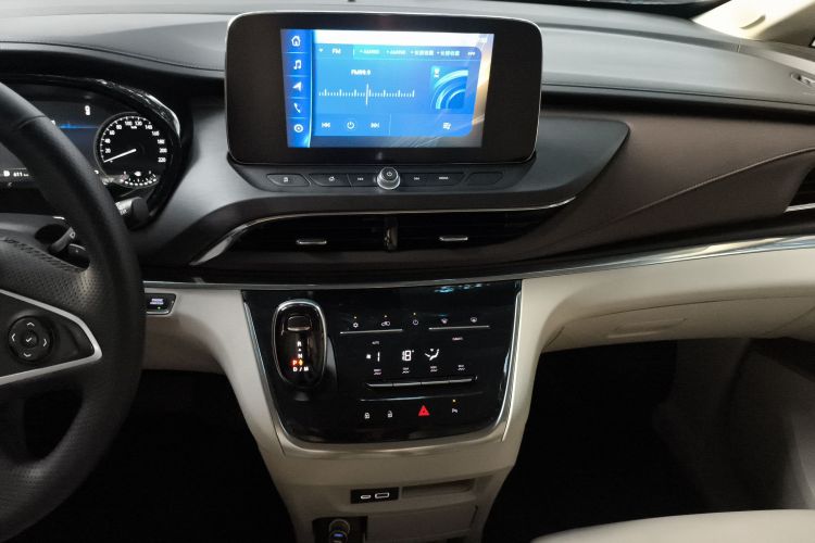 别克GL8 2023款 陆上公务舱 舒适型中控内饰16