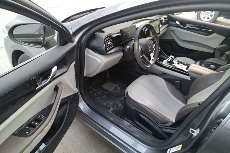 比亚迪 秦PLUS 2023款 冠军版 DM-i 55KM领先型中控内饰20