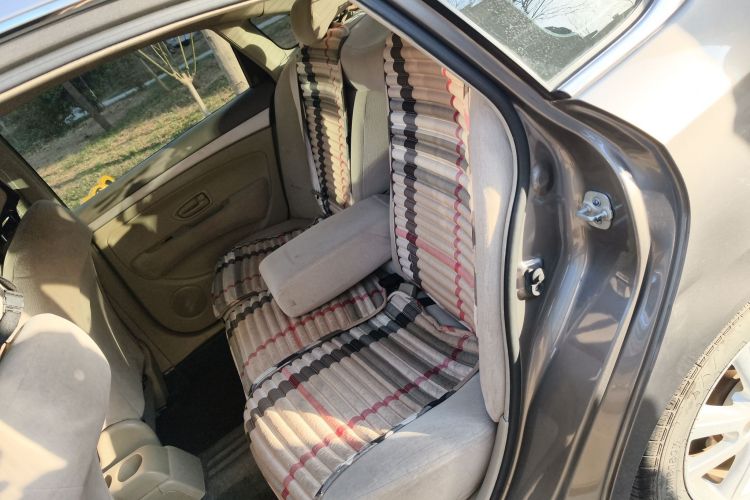 日产 轩逸 2012款 经典 1.6XE 手动舒适版中控内饰7004