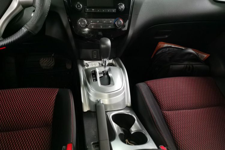 日产 逍客 2016款 2.0L CVT精英版中控内饰18